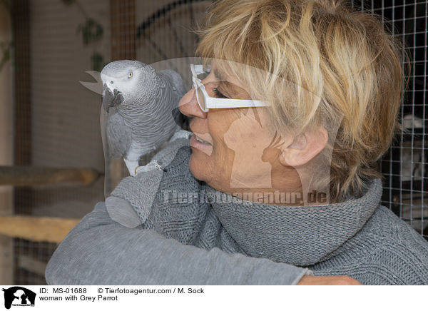 woman with Grey Parrot / MS-01688
