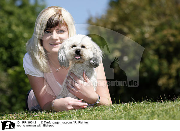 young woman with Bichpoo / RR-36042