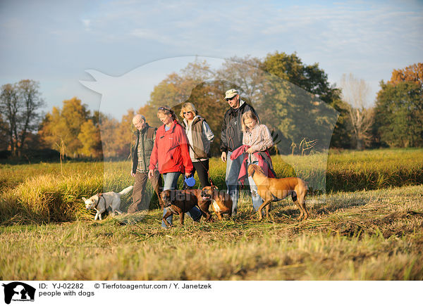 Spaziergang mit Hunden / people with dogs / YJ-02282