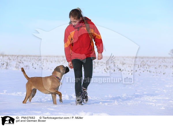 girl and German Boxer / PM-07682