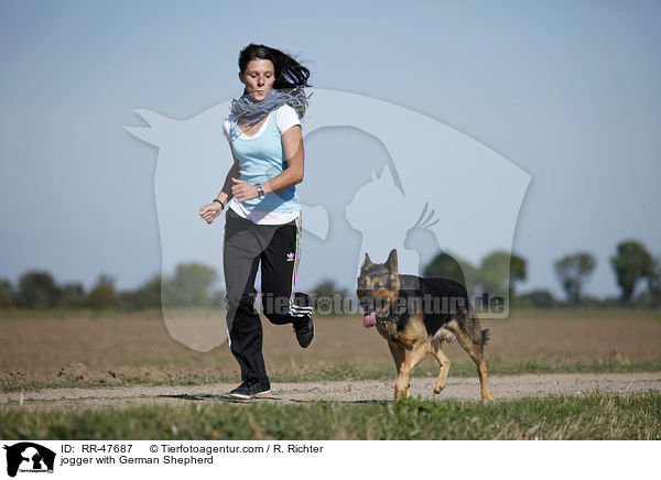 Joggerin mit Deutschem Schferhund / jogger with German Shepherd / RR-47687