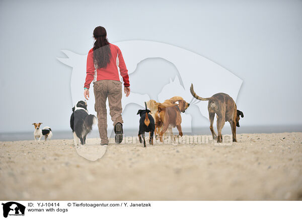 Frau mit Hunden / woman with dogs / YJ-10414
