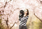 woman and Pekinese