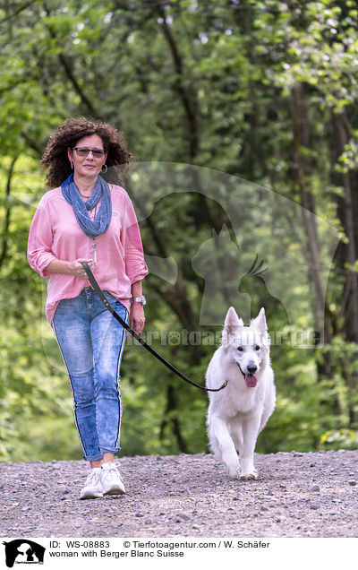 Frau mit Weiem Schferhund / woman with Berger Blanc Suisse / WS-08883