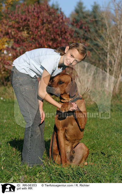 Mdchen mit Rhodesian Ridgeback / girl with RR / RR-06353