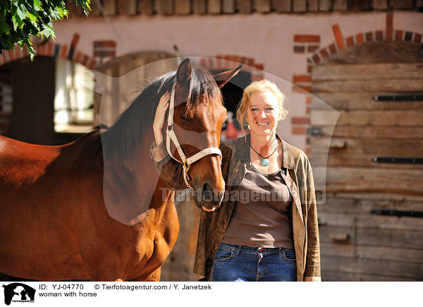 woman with horse / YJ-04770