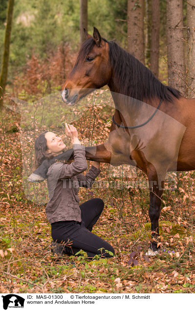 woman and Andalusian Horse / MAS-01300