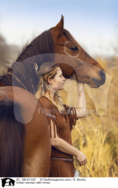 Indian woman with horse / SB-01100