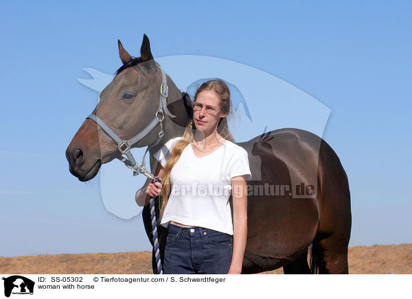 woman with horse / SS-05302