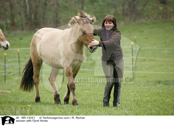 Fjordpferd / woman with Fjord Horse / RR-13051
