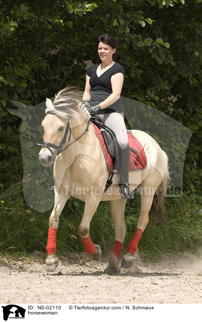 Reiterin / horsewoman / NS-02110