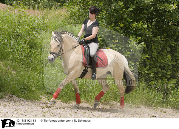 Reiterin / horsewoman / NS-02113