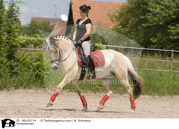 Reiterin / horsewoman / NS-02114