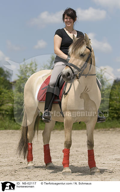 Reiterin / horsewoman / NS-02117