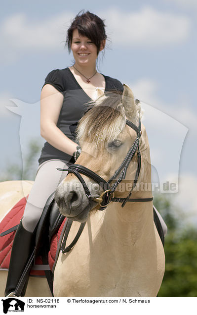 Reiterin / horsewoman / NS-02118
