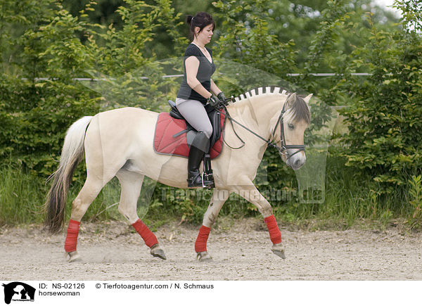 Reiterin / horsewoman / NS-02126