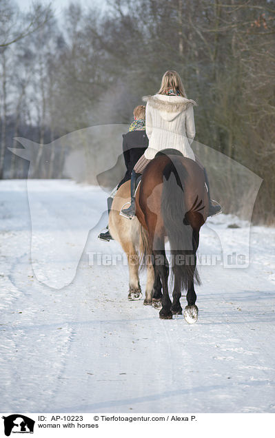 Frauen mit Pferden / woman with horses / AP-10223