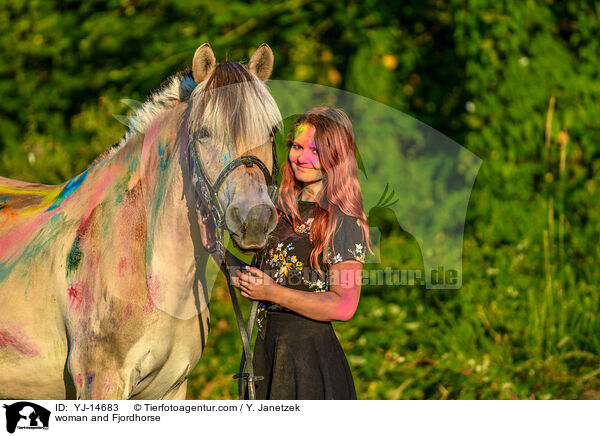 woman and Fjordhorse / YJ-14683