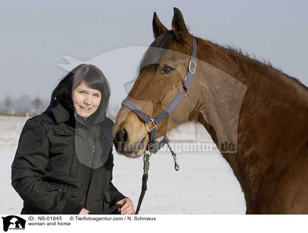 woman and horse / NS-01845