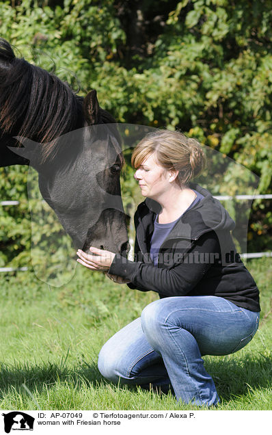 woman with Friesian horse / AP-07049