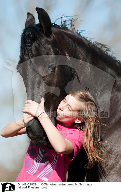girl and Friesian horse / NS-02829