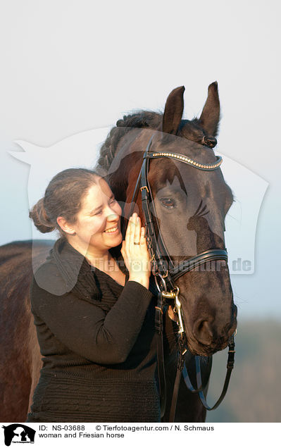 woman and Friesian horse / NS-03688