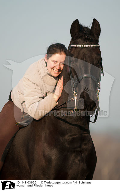 woman and Friesian horse / NS-03699