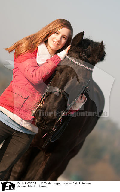 girl and Friesian horse / NS-03704