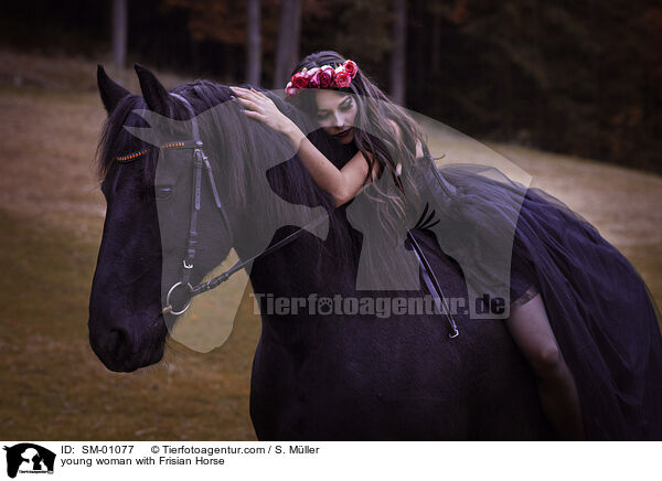 junge Frau mit Friesen / young woman with Frisian Horse / SM-01077