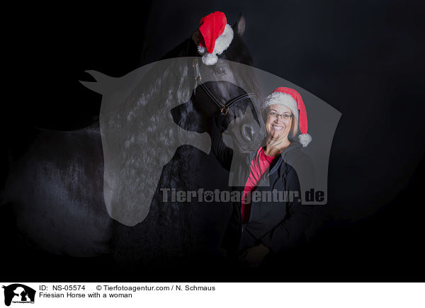 Friese mit Frau / Friesian Horse with a woman / NS-05574