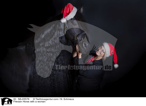 Friese mit Frau / Friesian Horse with a woman / NS-05576