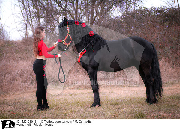 Frau mit Friese / woman with Friesian Horse / MC-01013