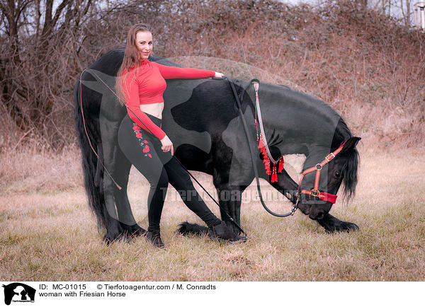 Frau mit Friese / woman with Friesian Horse / MC-01015