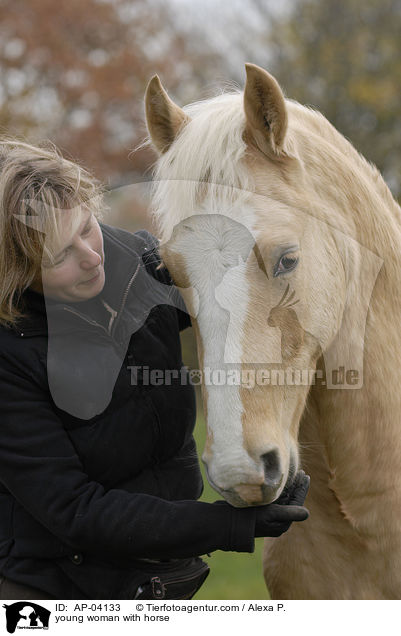 young woman with horse / AP-04133