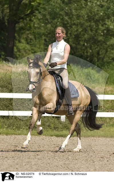horsewoman / NS-02074