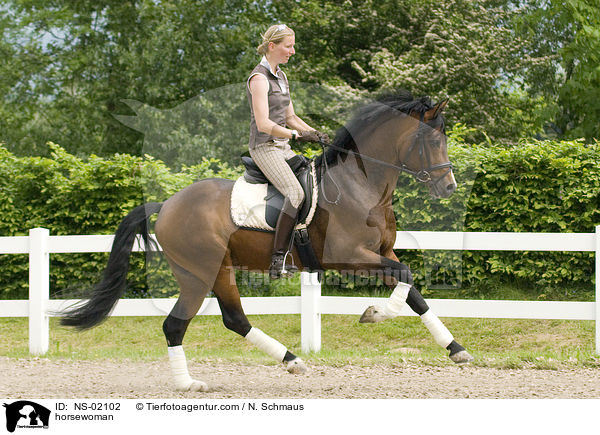 horsewoman / NS-02102