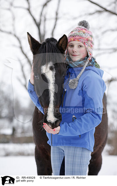 girl with pony / RR-49928