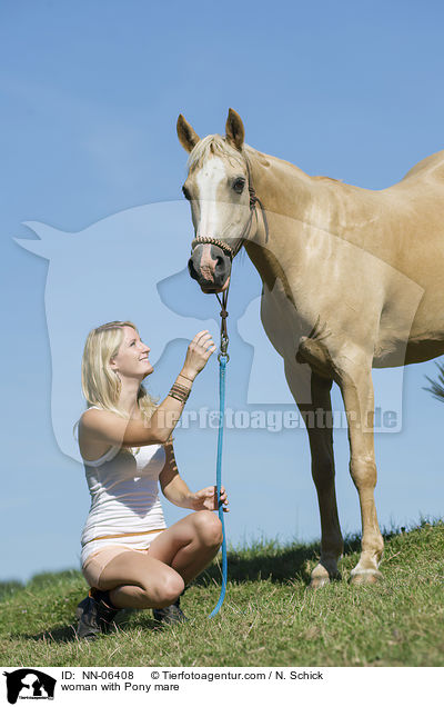 woman with Pony mare / NN-06408