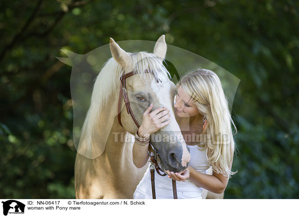 woman with Pony mare / NN-06417