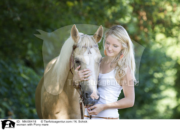 woman with Pony mare / NN-06418