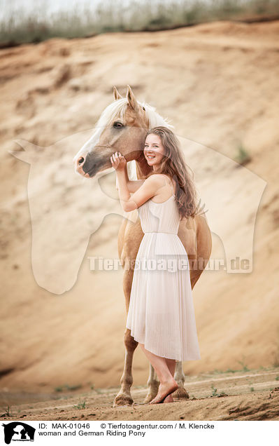 woman and German Riding Pony / MAK-01046