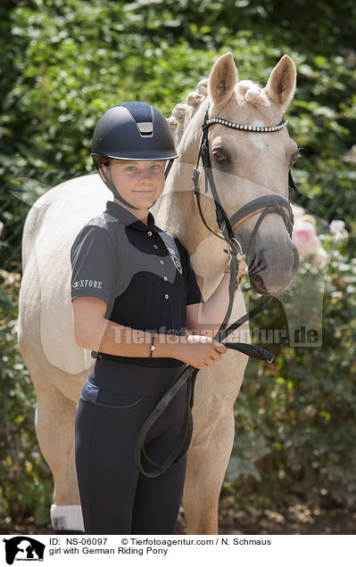 girl with German Riding Pony / NS-06097