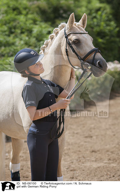 girl with German Riding Pony / NS-06100