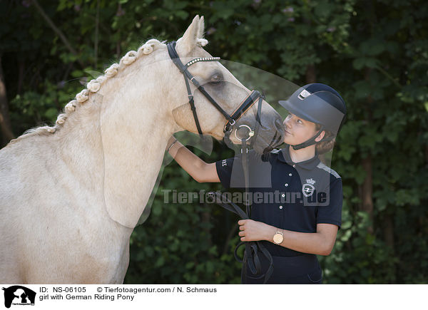 girl with German Riding Pony / NS-06105