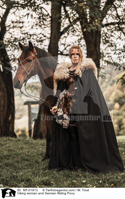 Viking woman and German Riding Pony / MT-01913