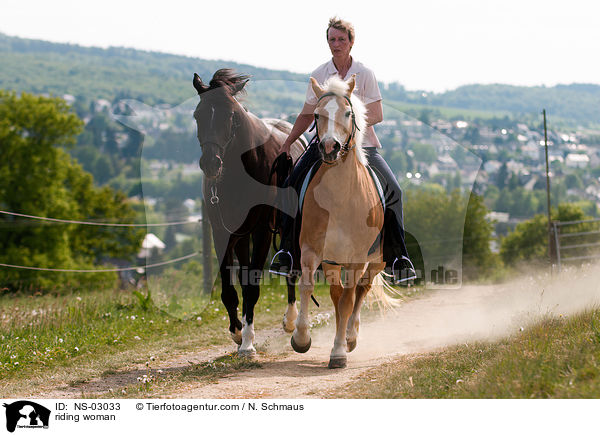 riding woman / NS-03033