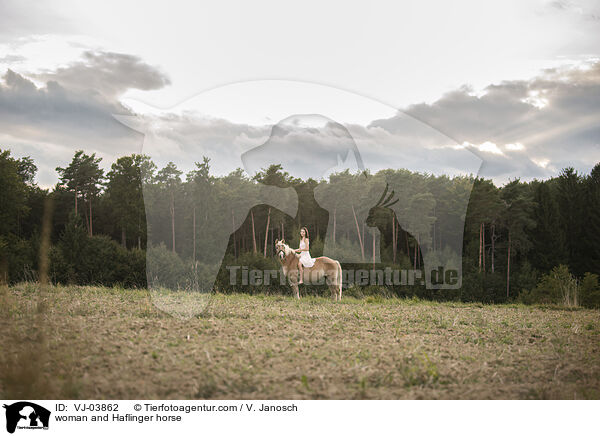 Frau und Haflinger / woman and Haflinger horse / VJ-03862