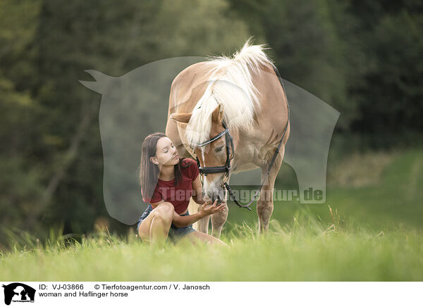 Frau und Haflinger / woman and Haflinger horse / VJ-03866