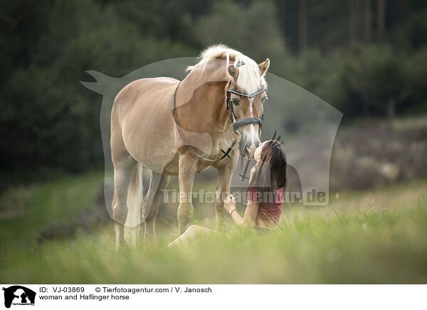 Frau und Haflinger / woman and Haflinger horse / VJ-03869