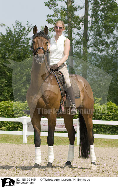 horsewoman / NS-02145